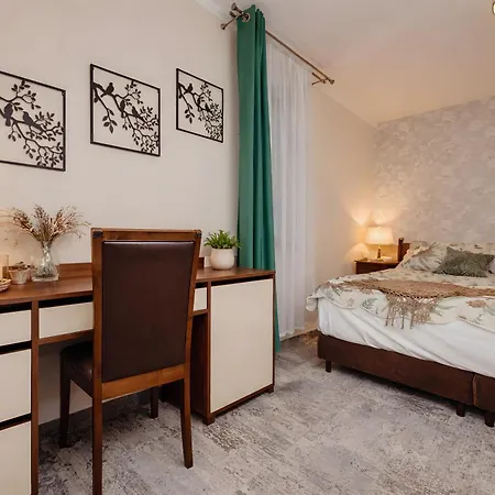 Petrus - Centrum Balkony Winda Sniadania Relaks I Wygoda Bed & Breakfast 3*