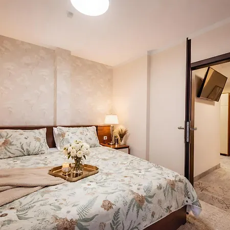 Petrus - Centrum Balkony Winda Sniadania Relaks I Wygoda Bed & Breakfast