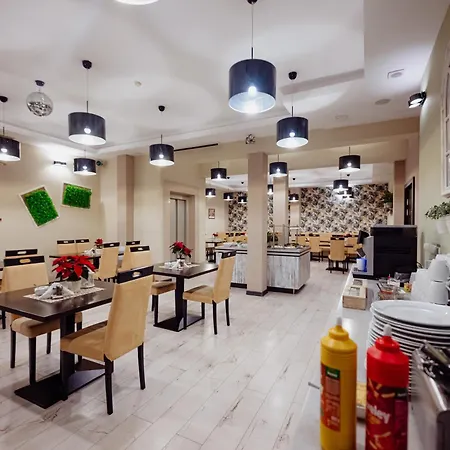 Panzió Petrus - Centrum Balkony Winda Sniadania Relaks I Wygoda 3*