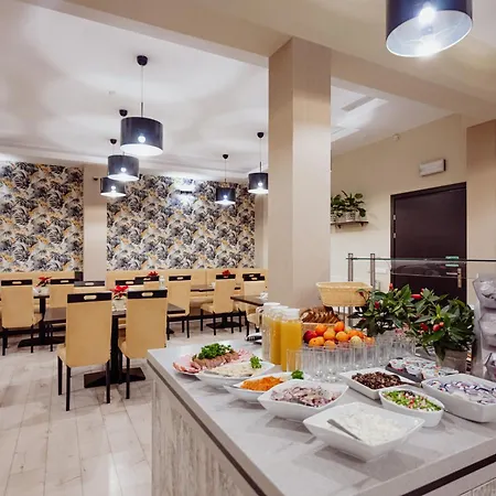 Petrus - Centrum Balkony Winda Sniadania Relaks I Wygoda Panzió Karpacz