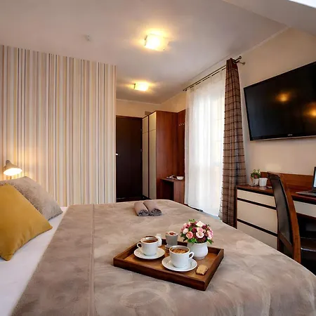 Bed & Breakfast Petrus - Centrum Balkony Winda Sniadania Relaks I Wygoda 3*