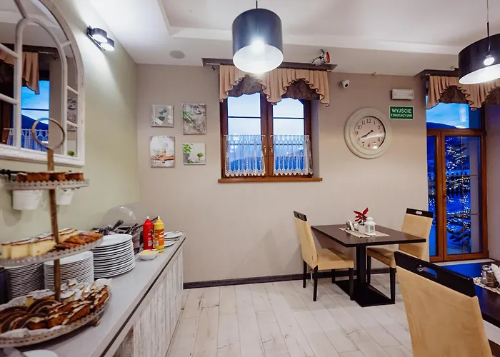 Nocleg ze śniadaniem Petrus - Centrum Balkony Winda śniadania Relaks I Wygoda 3*